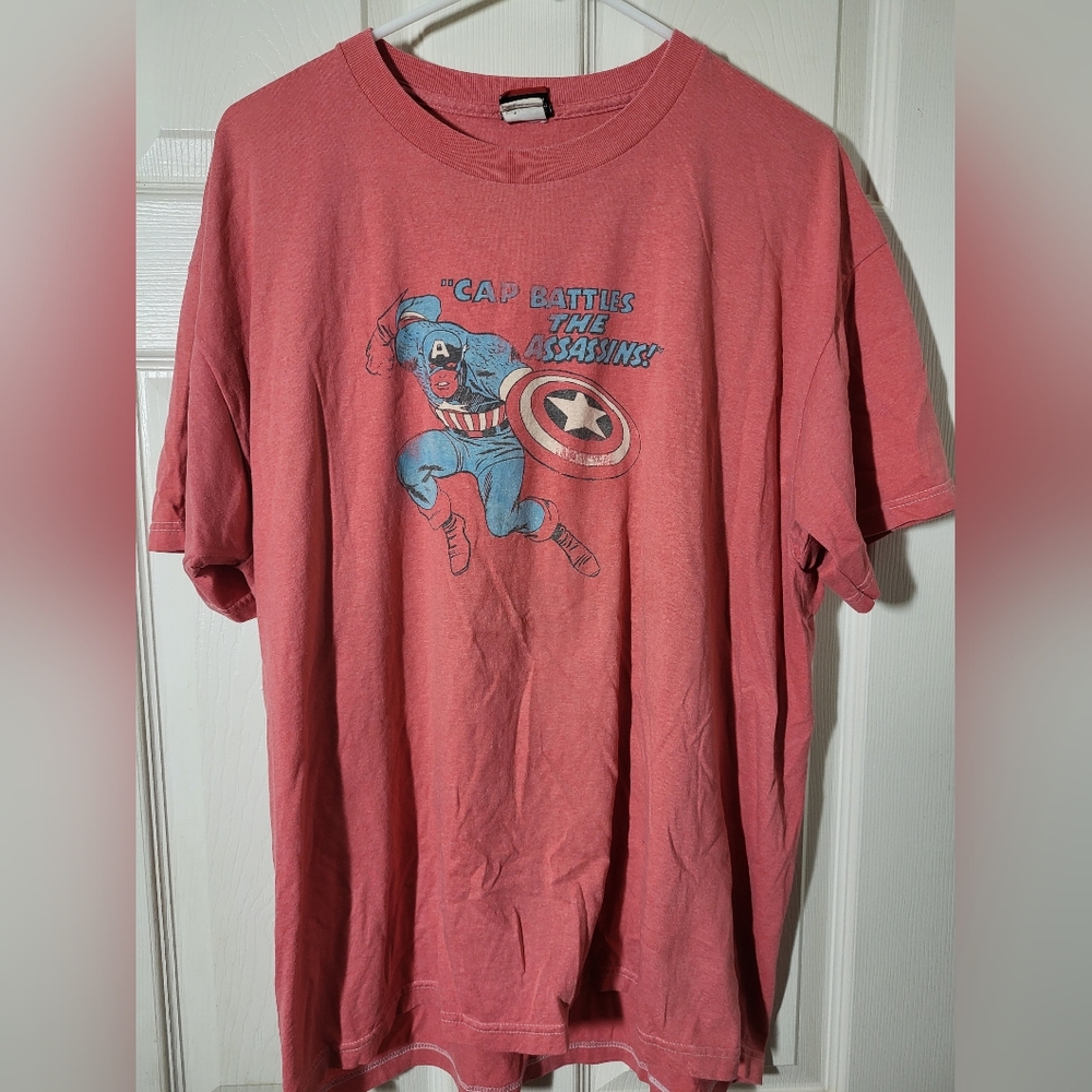 Vintage 2003 Captain America Red Comic Book Cover Marvel T-shirt
